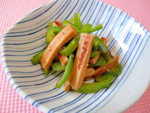 ５分で簡単✨ピーマンと魚肉ソーセージのパパッと炒め